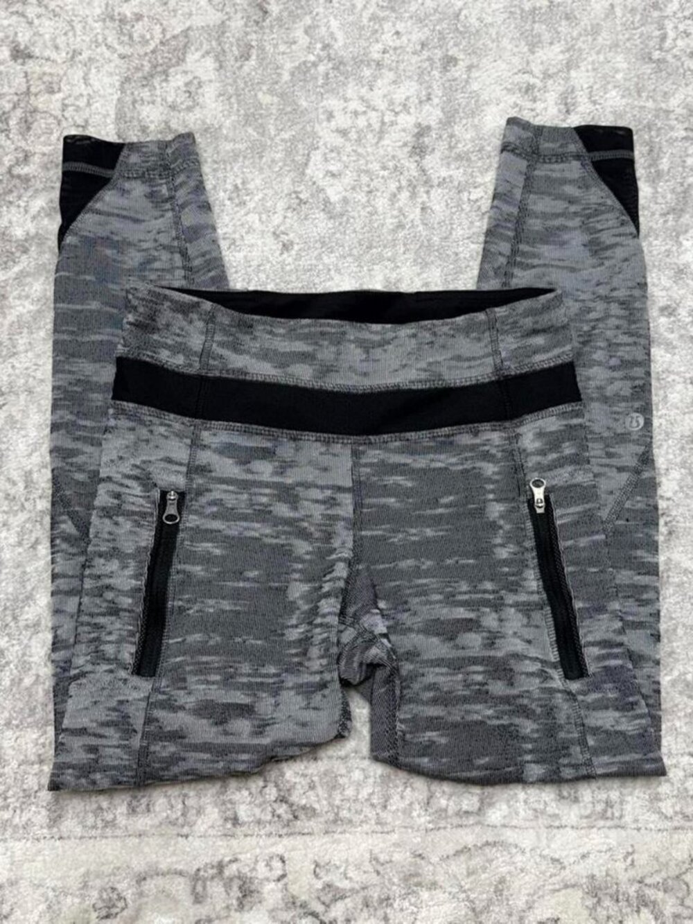 Lululemon leggings black & grey Inspire Tight